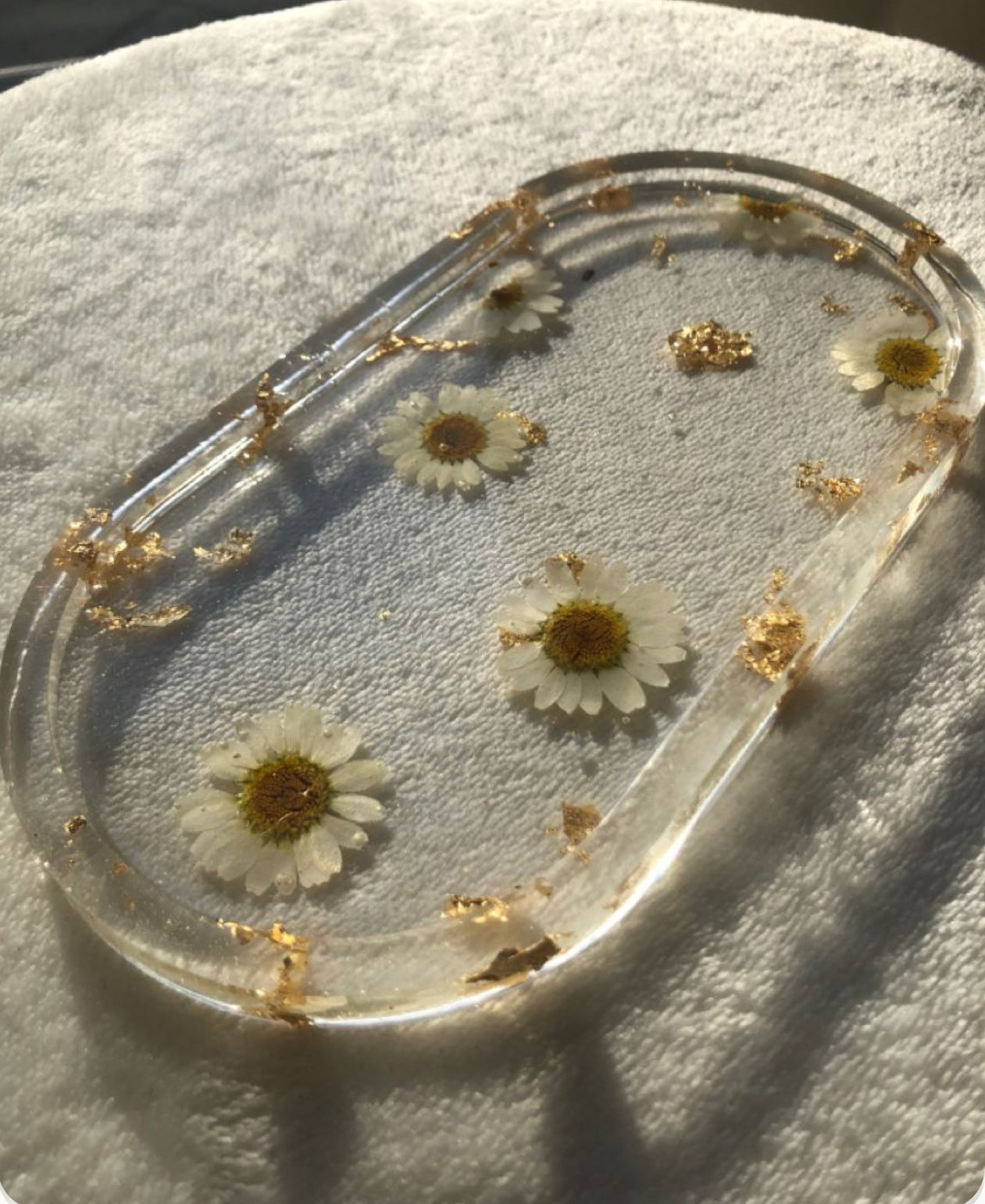 Resin decorative tray with flowers preservation