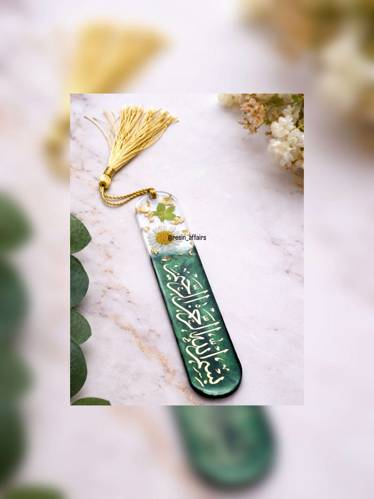 Resin bookmark (oval shape)