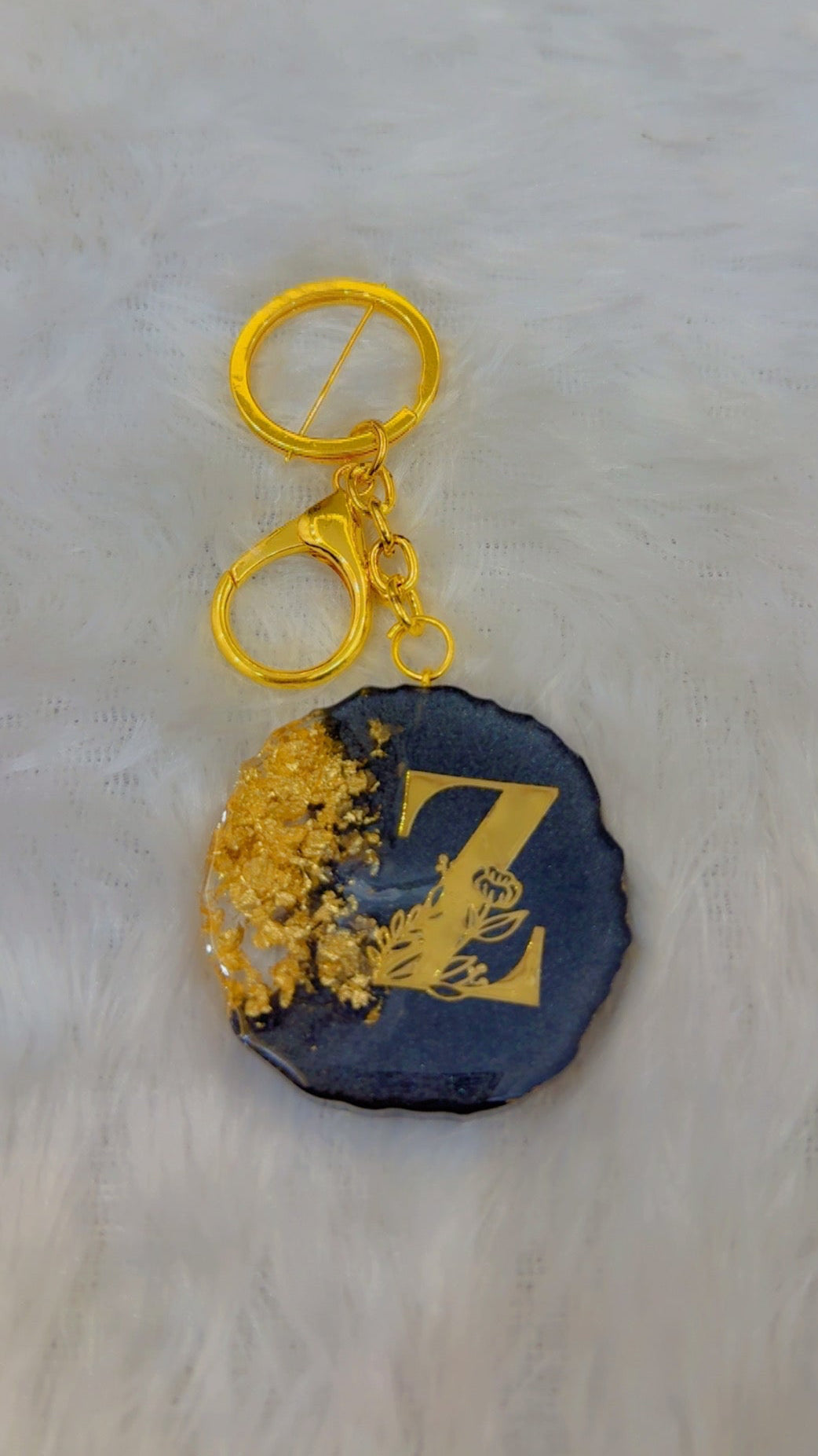 Resin keychain with initial