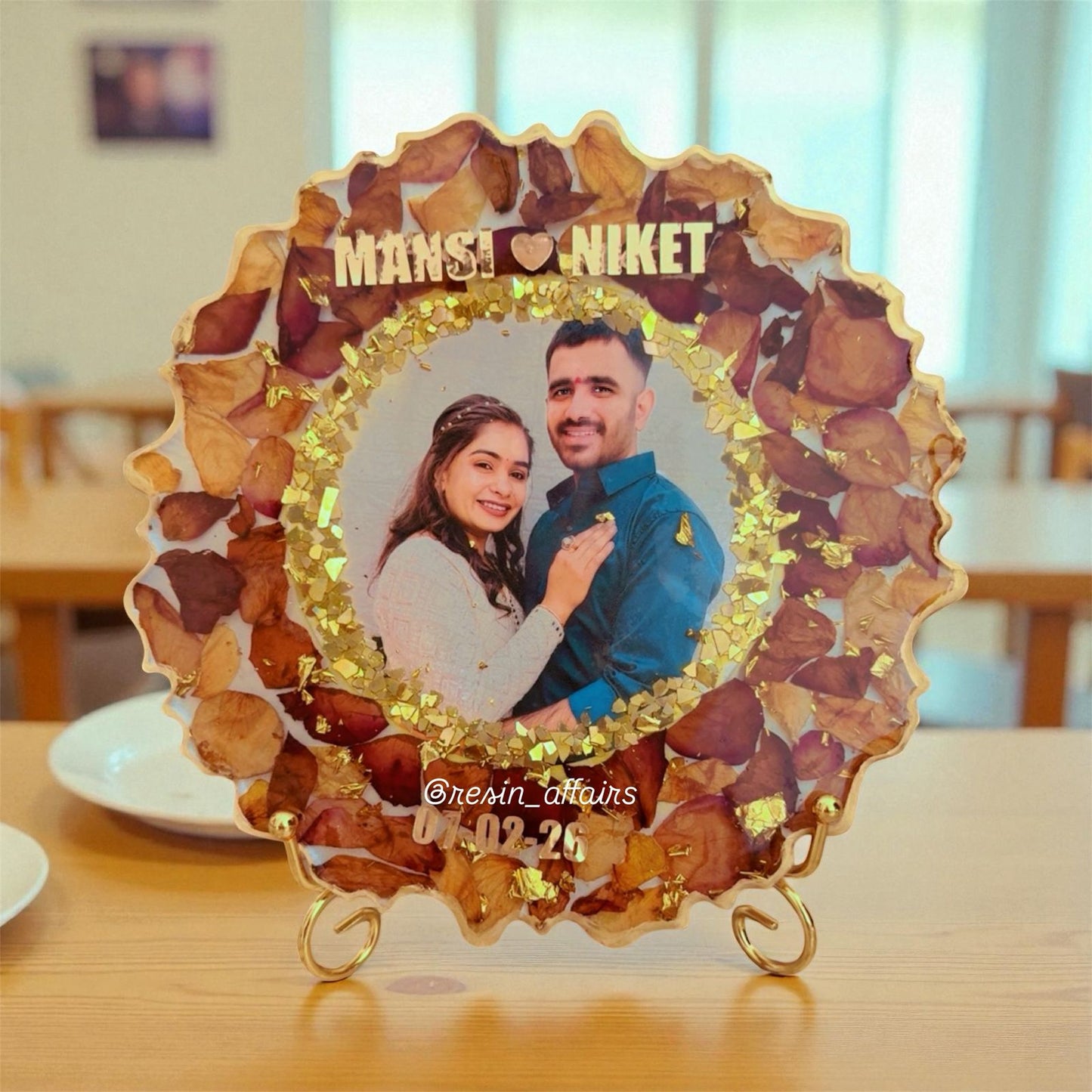 RESIN PHOTO FRAME WITH PRESERVED ROSES